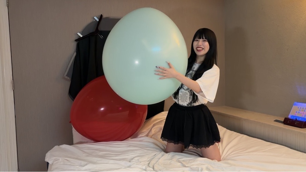 【ゆりざべすさん】巨大風船遊び&割る