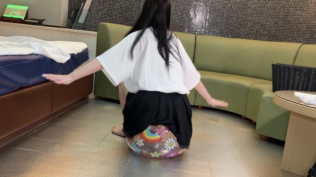 【ゆりざべすさん】ビーチボール遊び