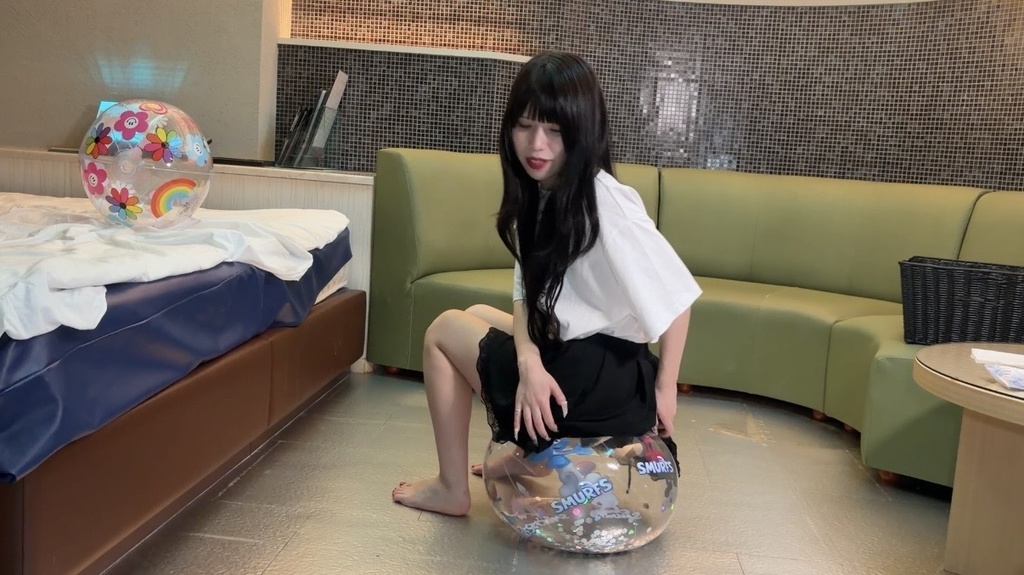 【ゆりざべすさん】ビーチボール遊び