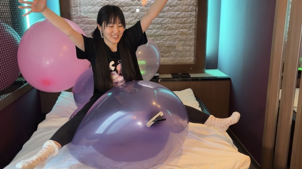 【夢姫しほさん】3種類の巨大風船遊び