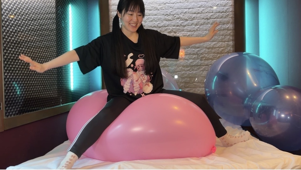 【夢姫しほさん】3種類の巨大風船遊び