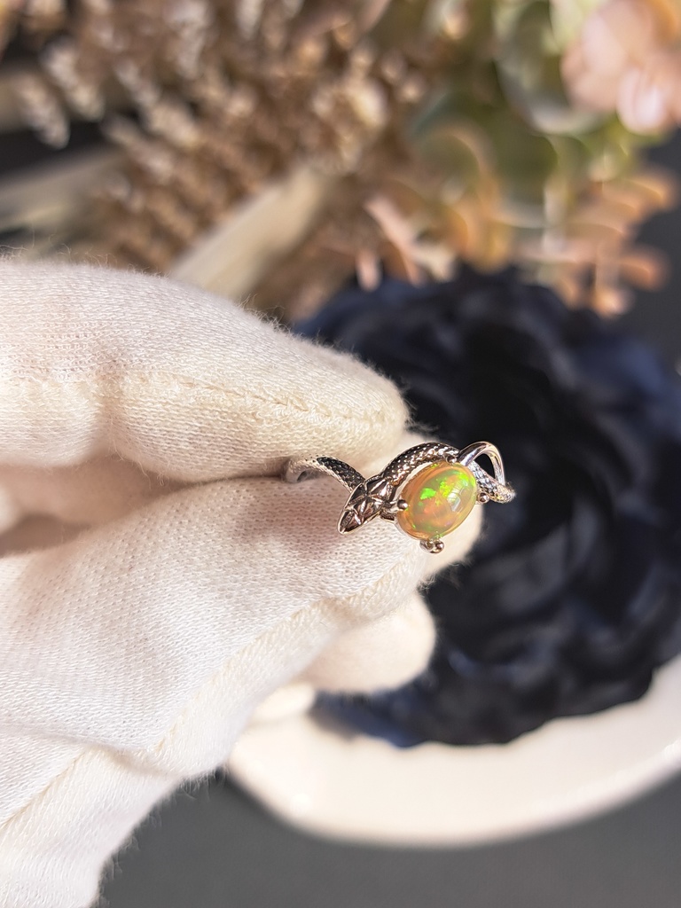【一点物】プレシャスオパール リング【蛇】