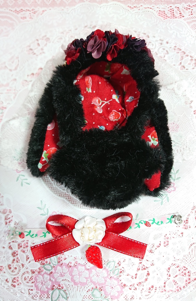 ぬいぐるみ用 花冠と苺のうさぎの花嫁着ぐるみ ぬい服 ブラック