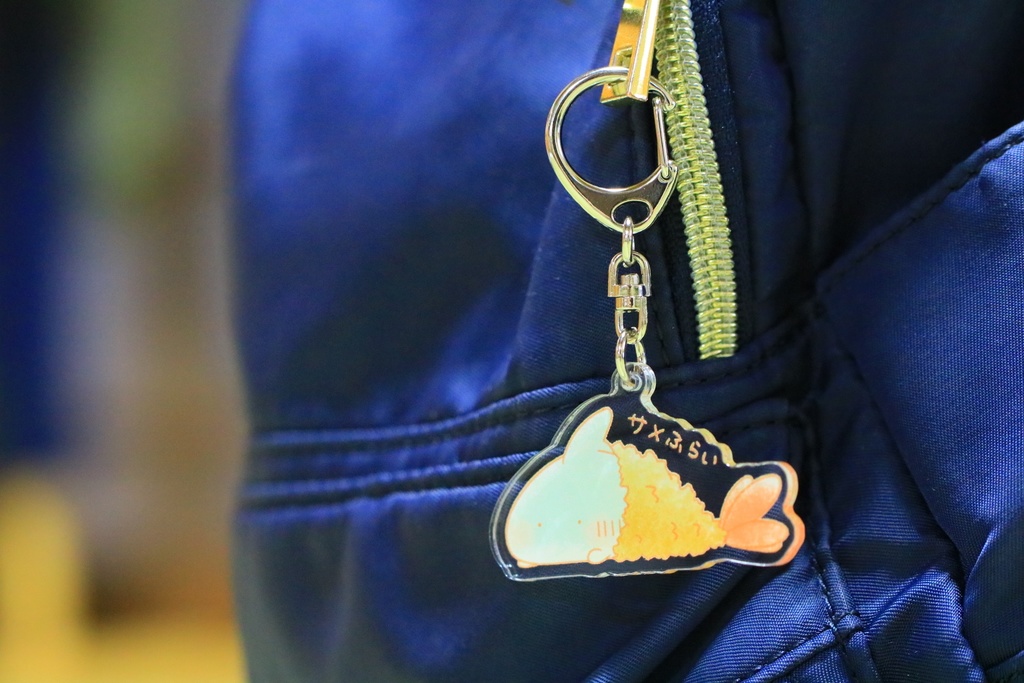 サメふらいアクキー