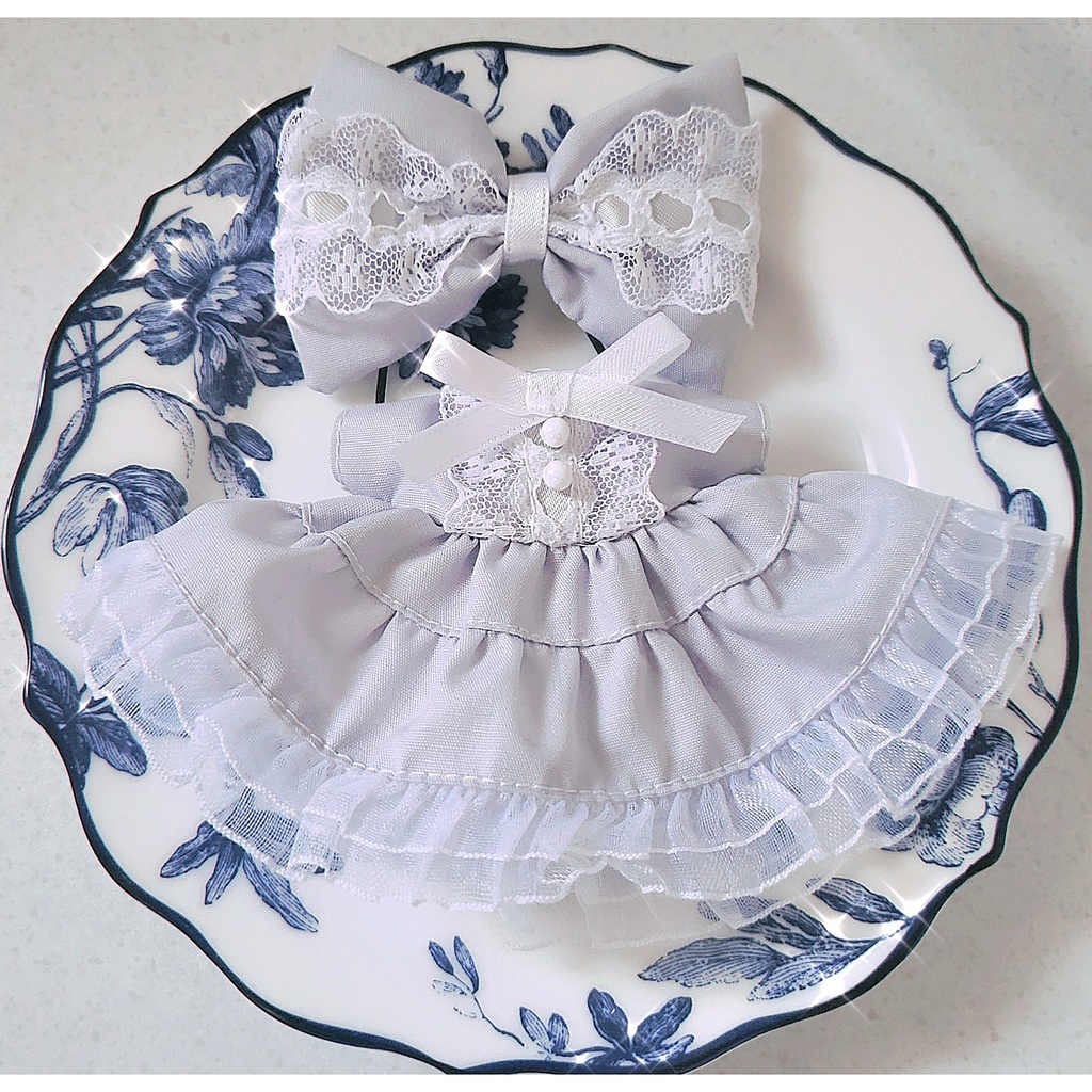 ブルーグレーのフリルドレス