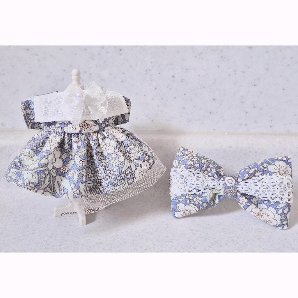 パステルブルーのチュールワンピース