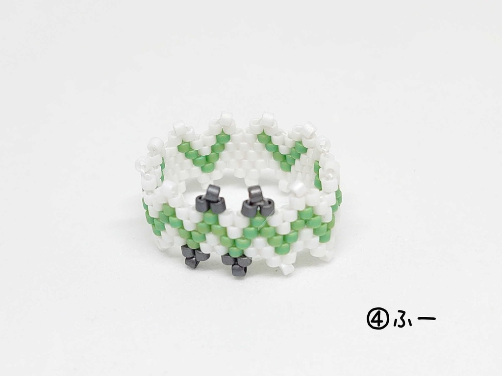 モルカーイメージのビーズリングB