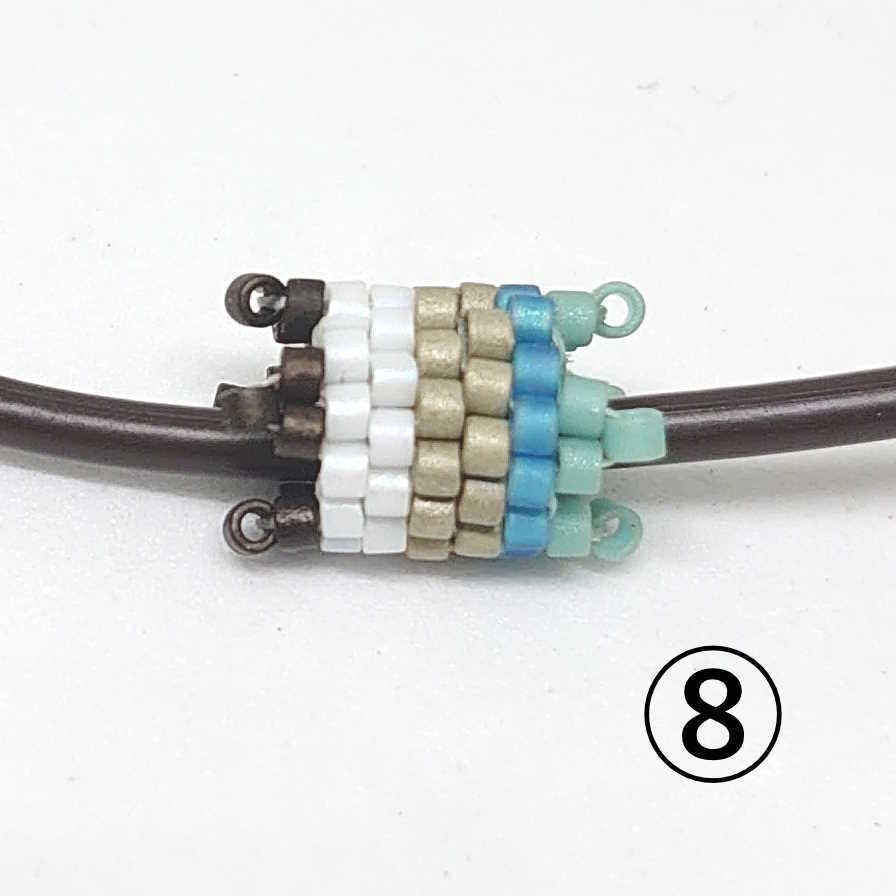 モルカーイメージのミニビーズリング