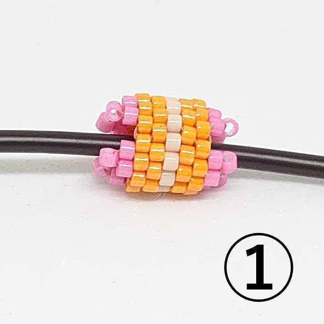 モルカーイメージのミニビーズリング