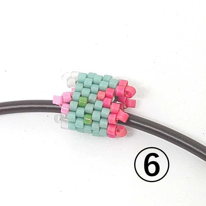 モルカーイメージのミニビーズリング