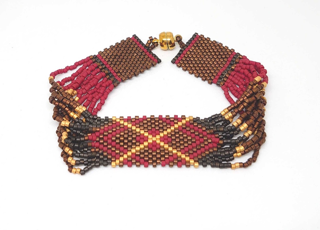 モルカーイメージのビーズステッチブレスレット