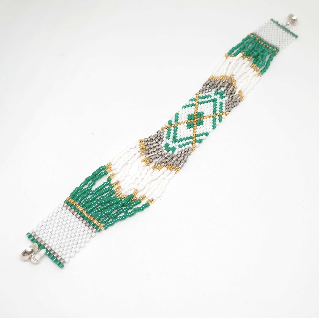 モルカーイメージのビーズステッチブレスレット