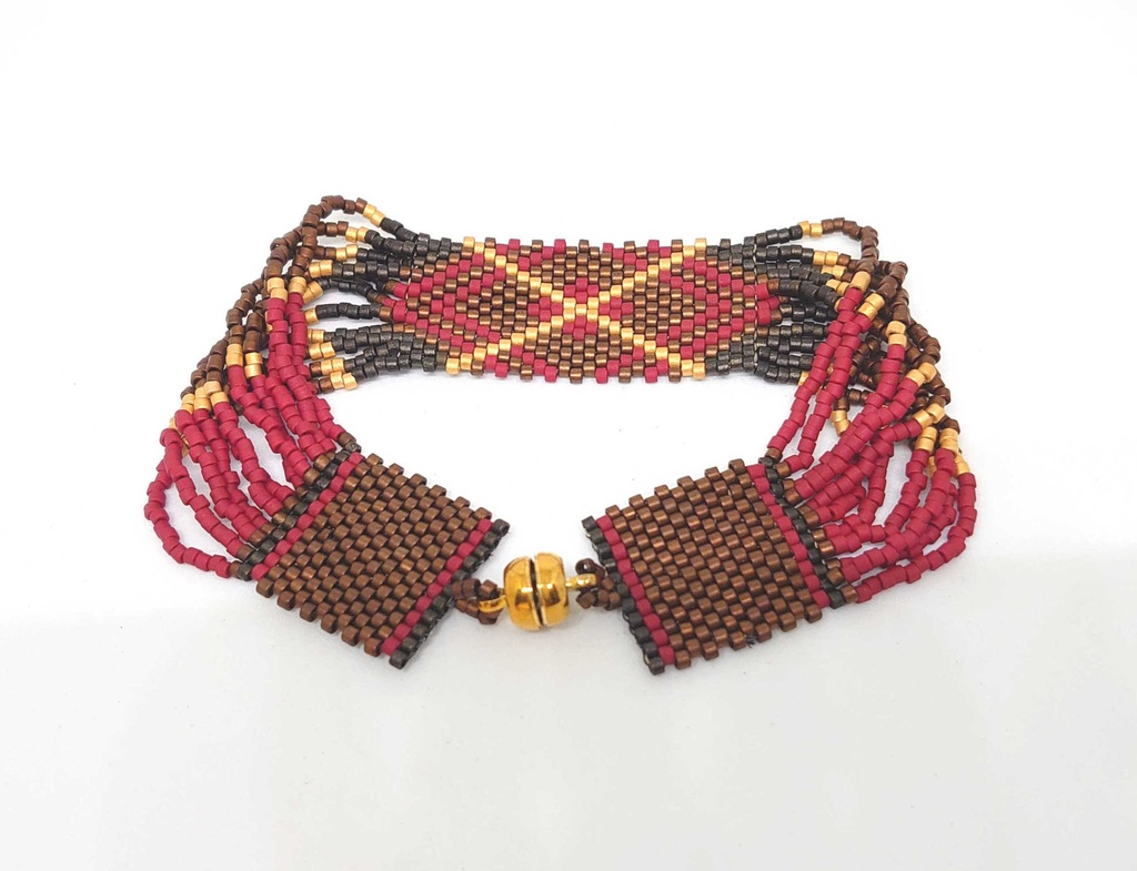 モルカーイメージのビーズステッチブレスレット