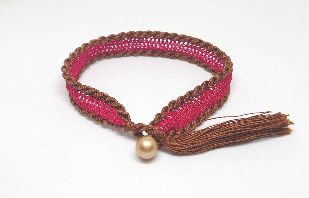 モルカーイメージのレースタッセルブレスレット