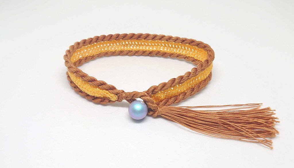 モルカーイメージのレースタッセルブレスレット