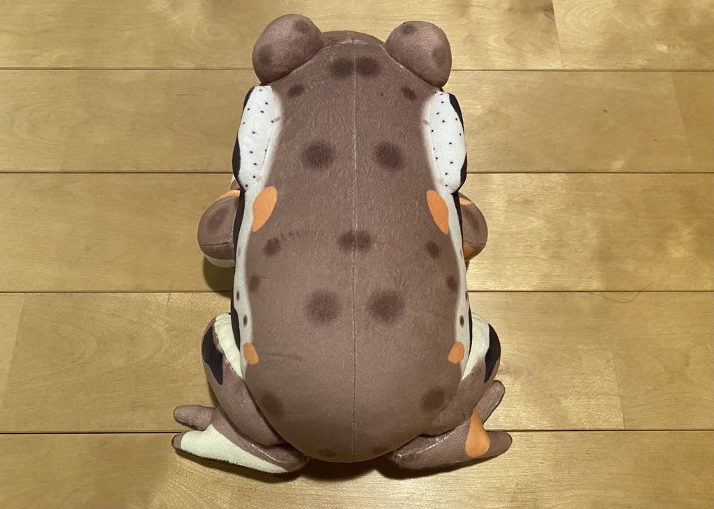 まるでホンモノみたい…ニホンヒキガエルぬいぐるみ