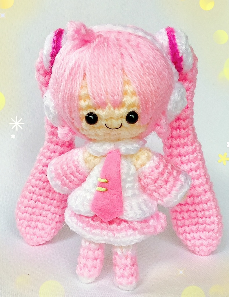 ちび桜ミクちゃんのあみぐるみ🌸