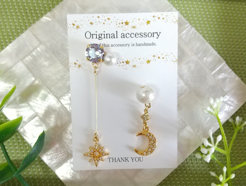 星と月のアシンメトリーイヤリング