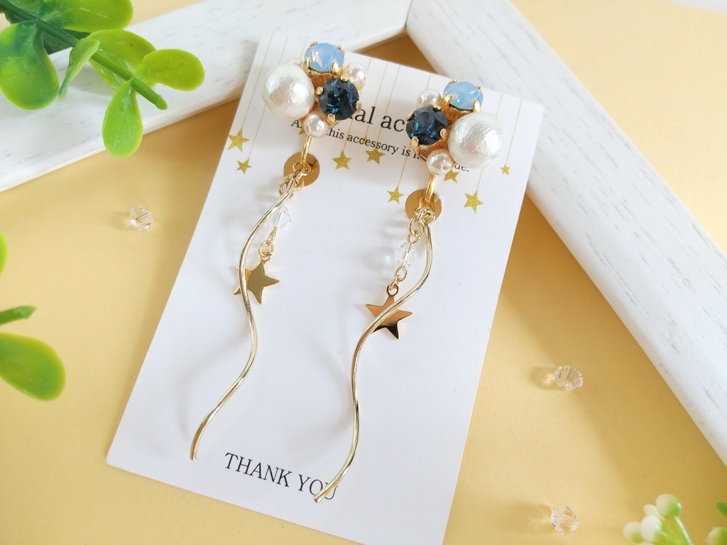 夜空のウェーブイヤリング