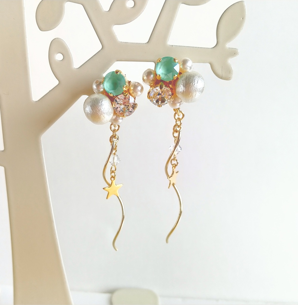 夜空のウェーブイヤリング