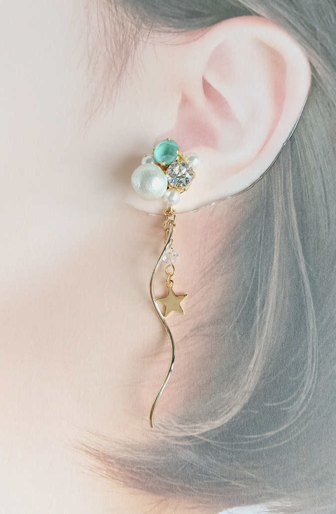 夜空のウェーブイヤリング