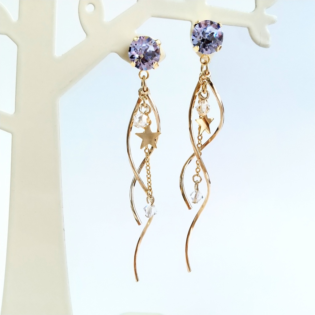 揺れる星のピアス(イヤリング)