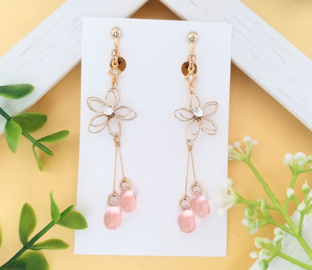 花のイヤリング(ピアス)