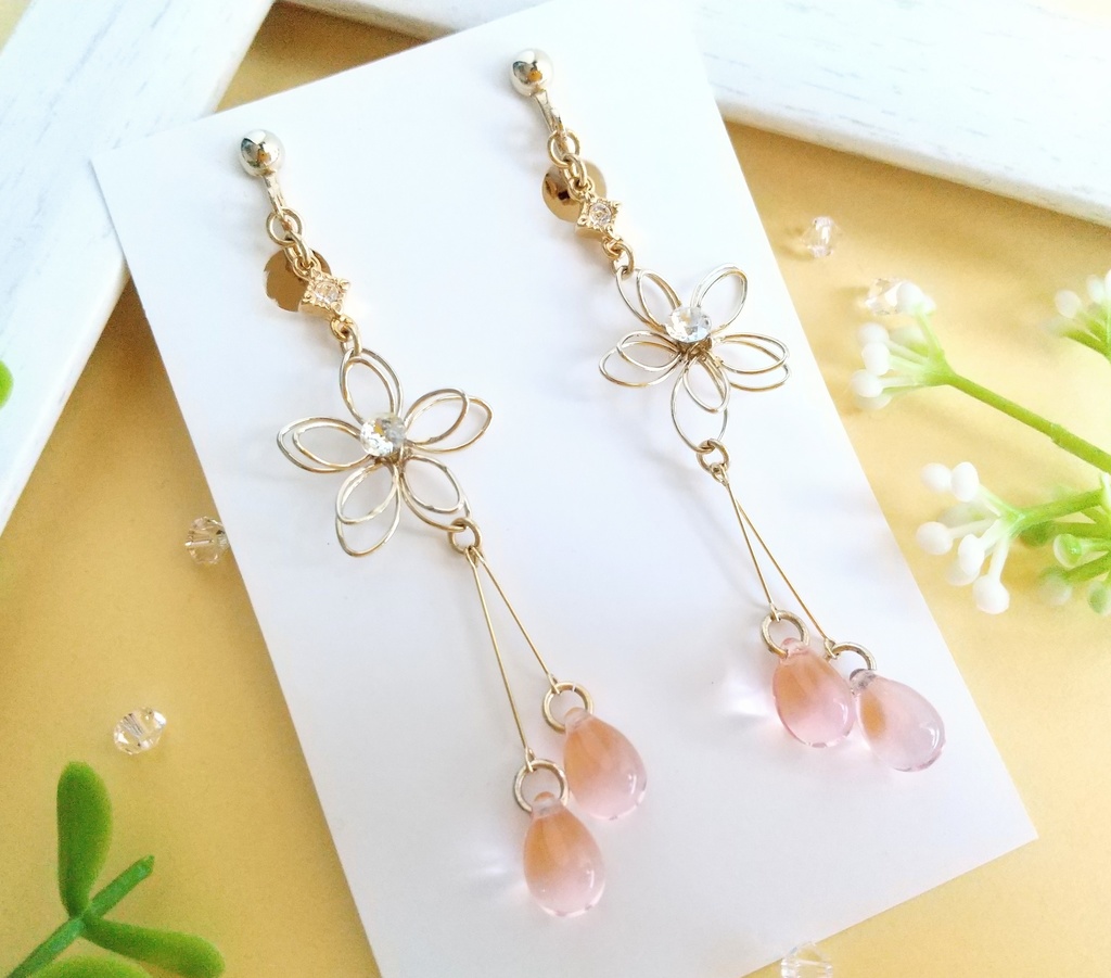 花のイヤリング(ピアス)
