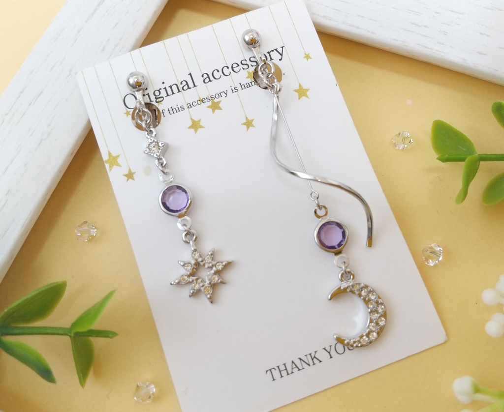月と星のアシンメトリーイヤリング(ピアス)