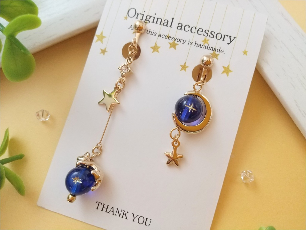 ★夜空の月とねこのイヤリング(ピアス)