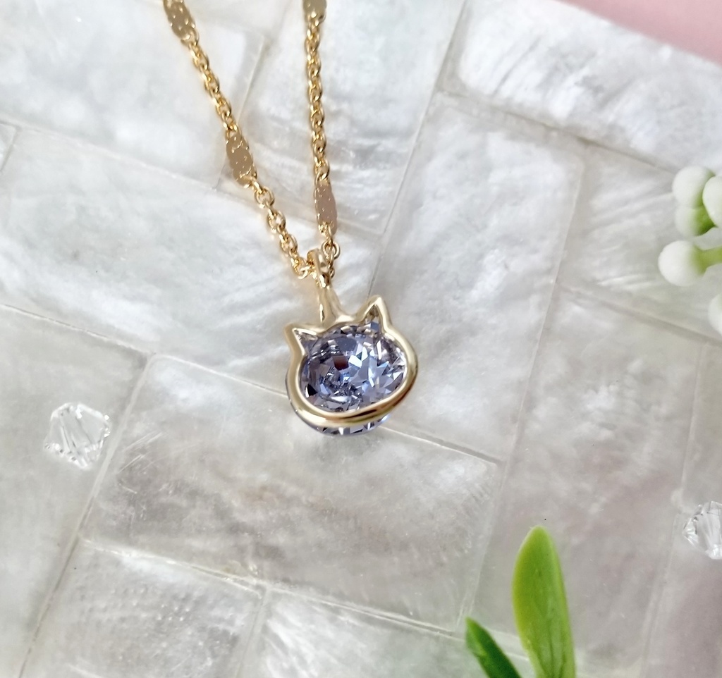 キラキラねこのネックレス