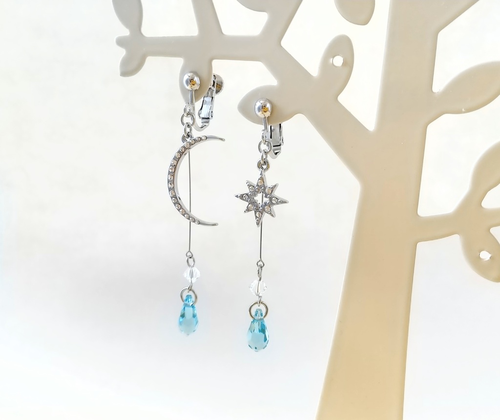 ★星と月とスワロフスキーのピアス(イヤリング)