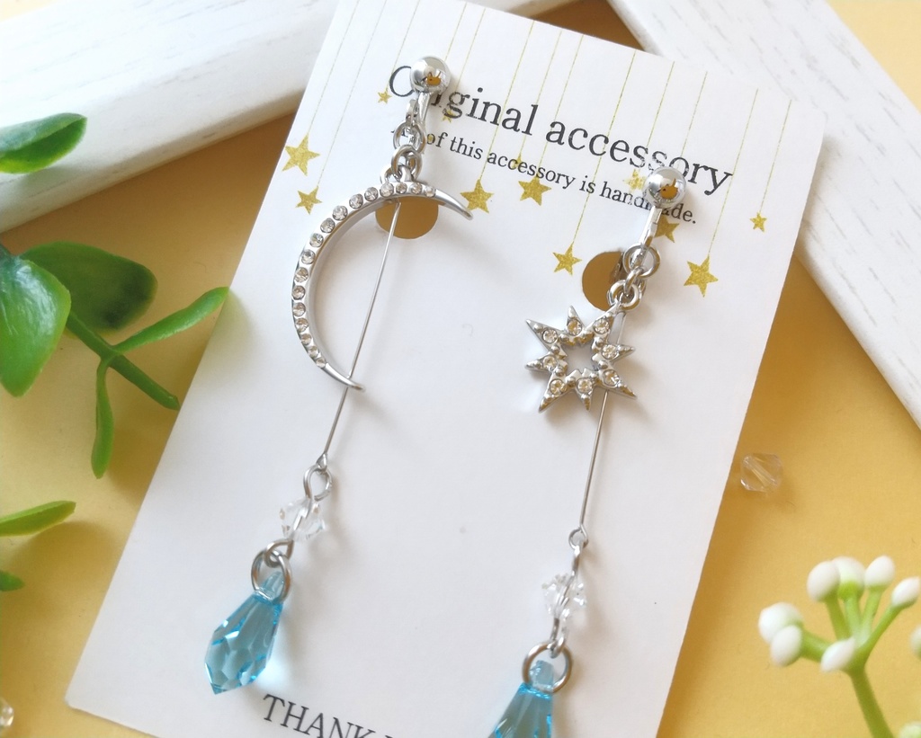 ★星と月とスワロフスキーのピアス(イヤリング)