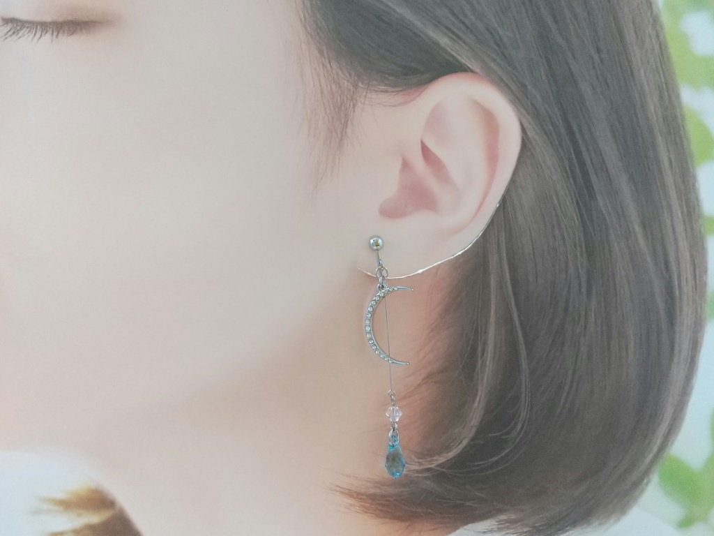 ★星と月とスワロフスキーのピアス(イヤリング)