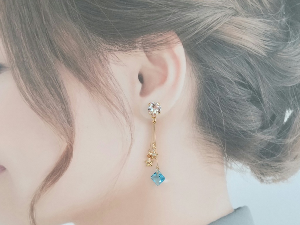 ★星とスワロフスキーのイヤリング(ピアス)