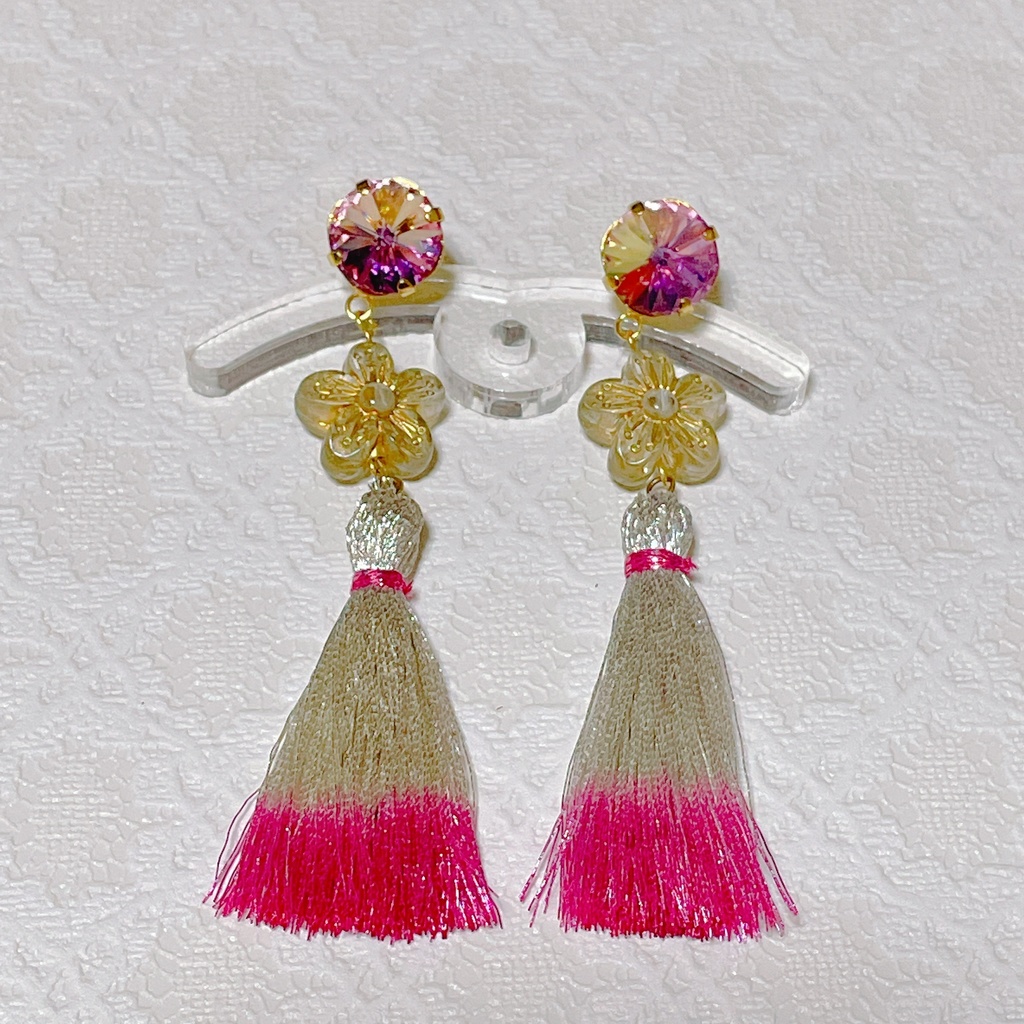 桜タッセル ピアス