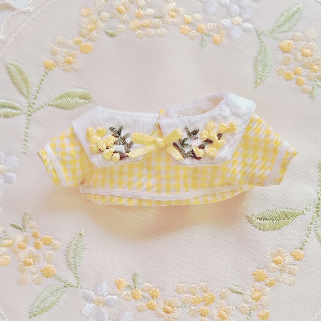 ミモザの刺繍シャツ
