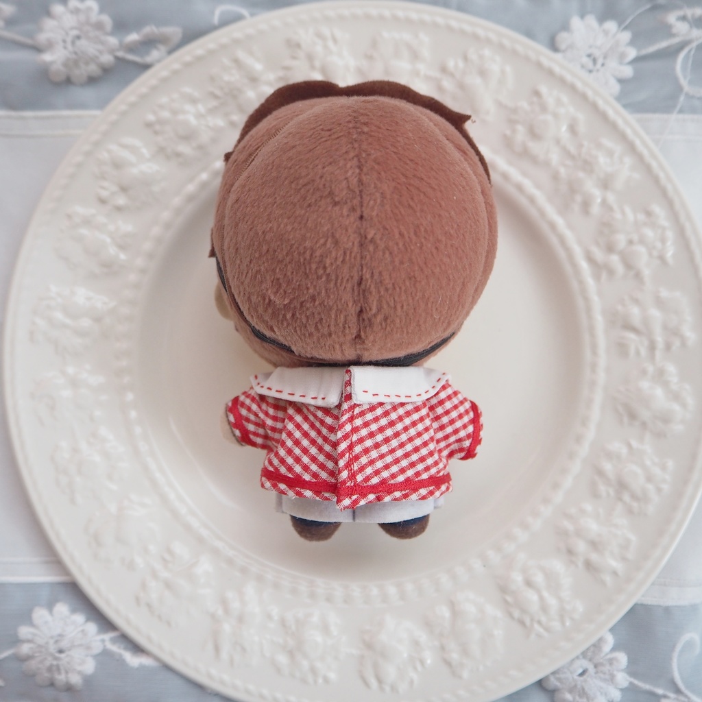 さくらんぼの刺繍シャツ