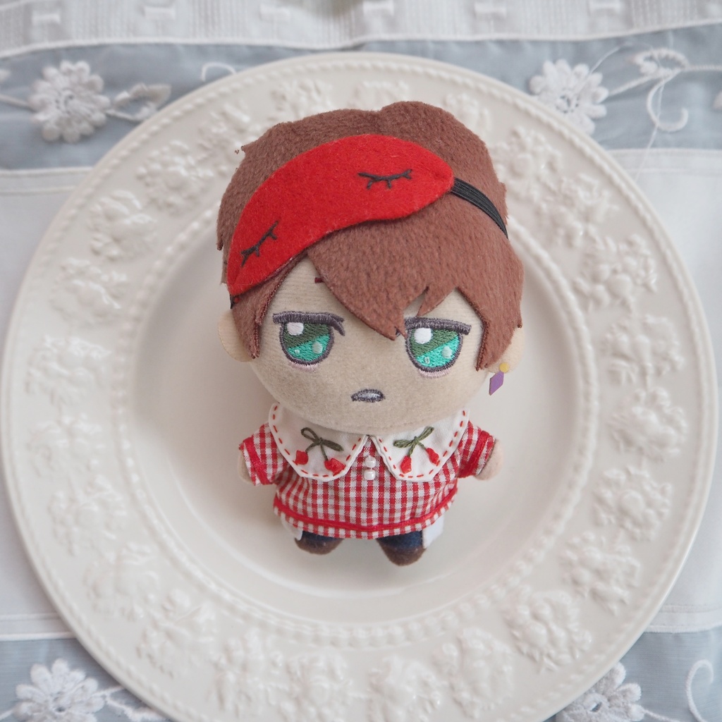 さくらんぼの刺繍シャツ