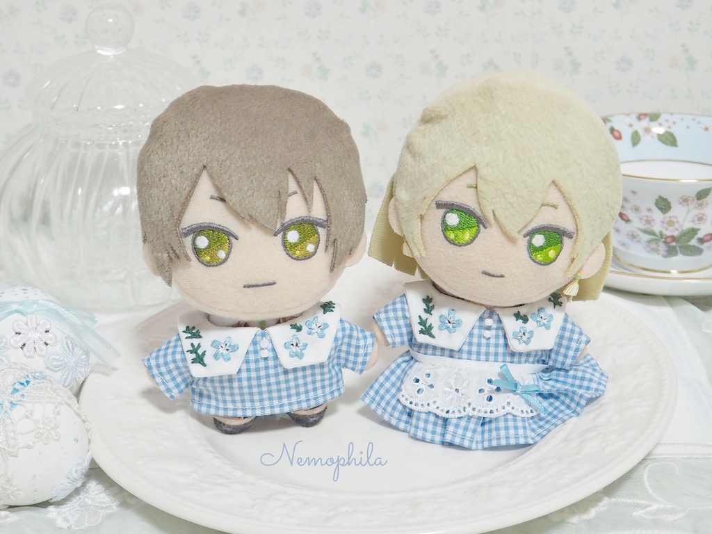 ネモフィラの刺繍シャツ