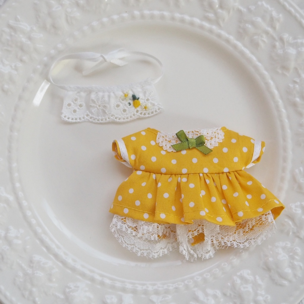 レモンの刺繍エプロンワンピース