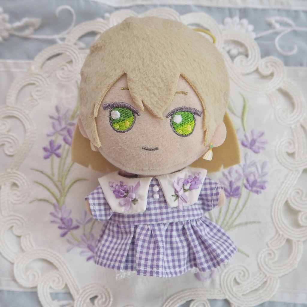 ラベンダーの刺繍ワンピース