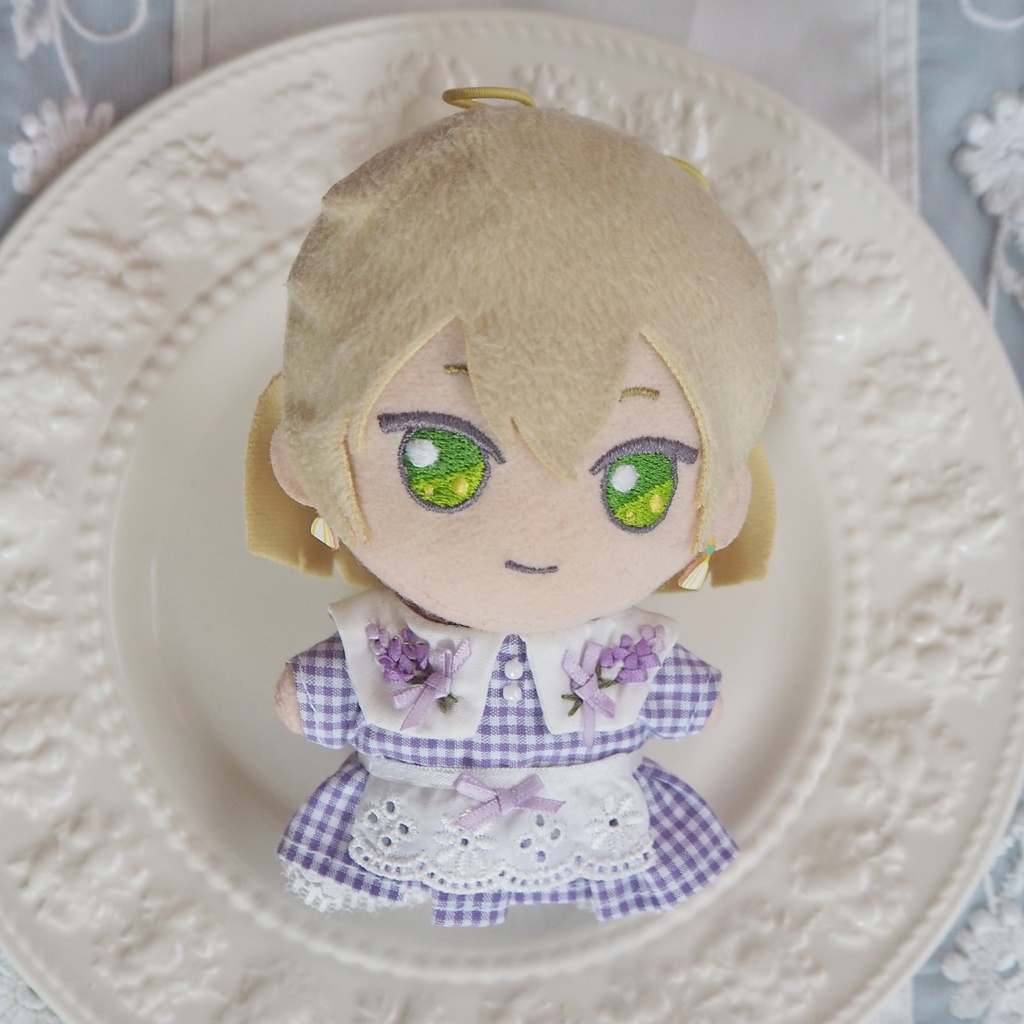 ラベンダーの刺繍ワンピース