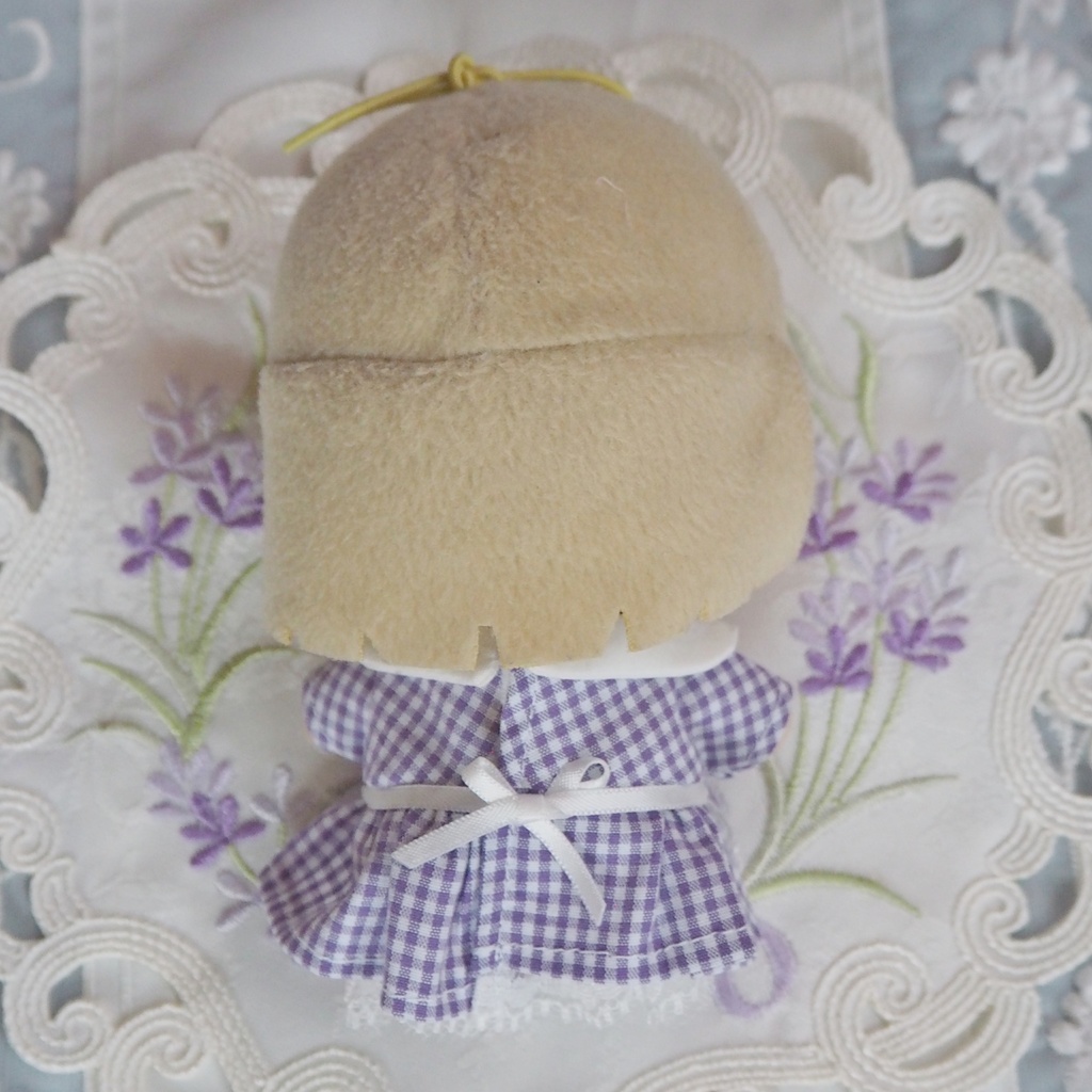 ラベンダーの刺繍ワンピース