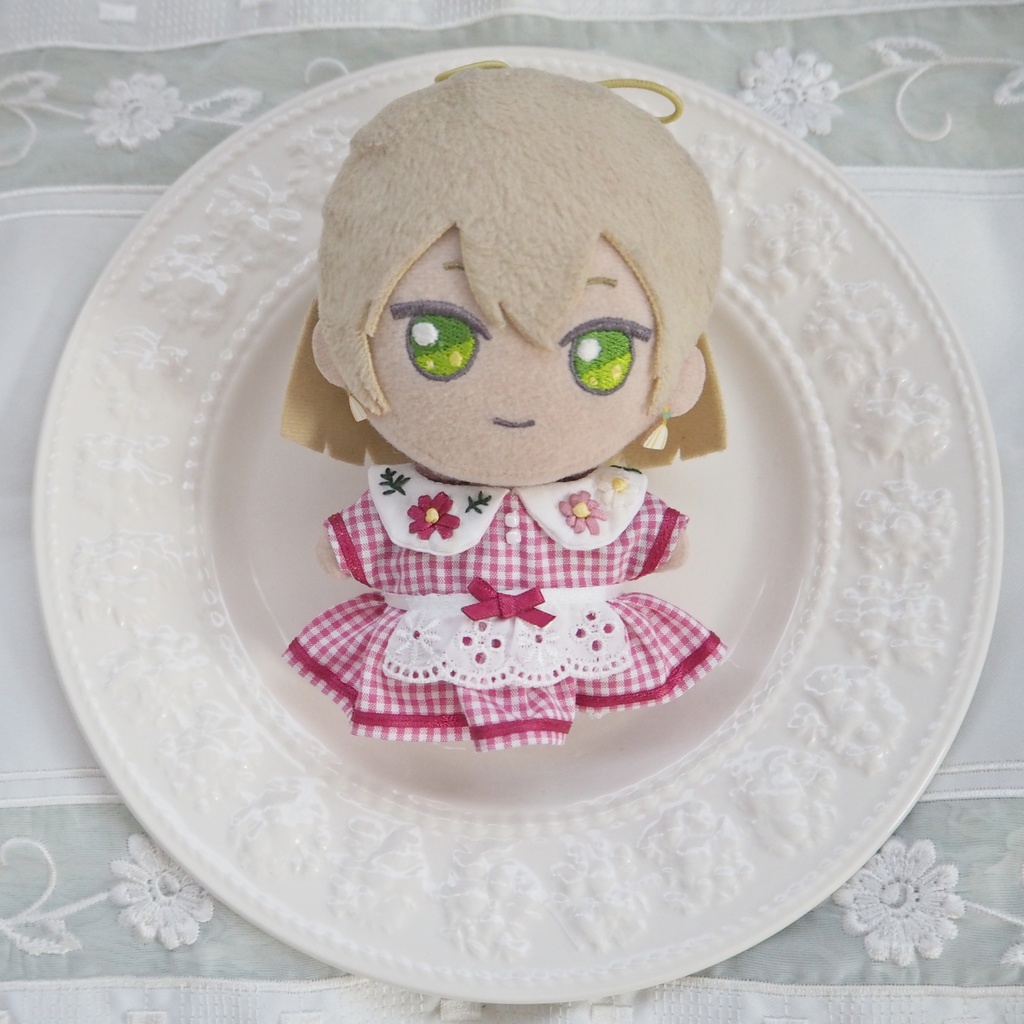 コスモスの刺繍ワンピース