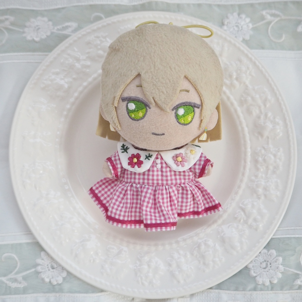 コスモスの刺繍ワンピース