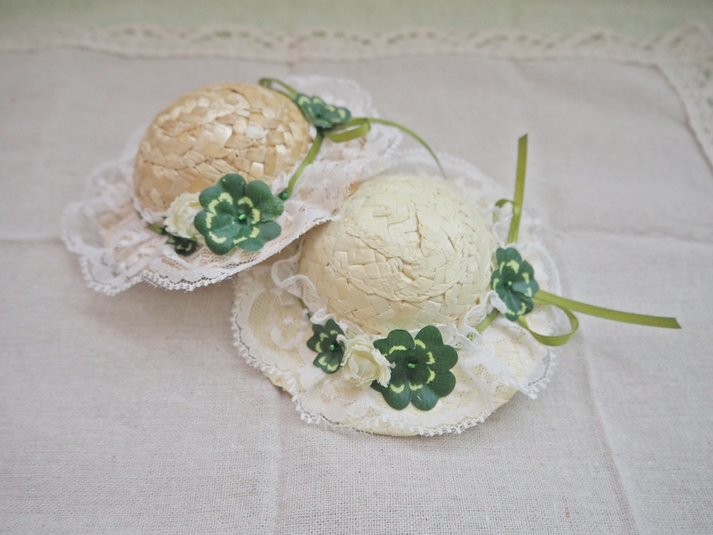 クローバーの麦わら帽子