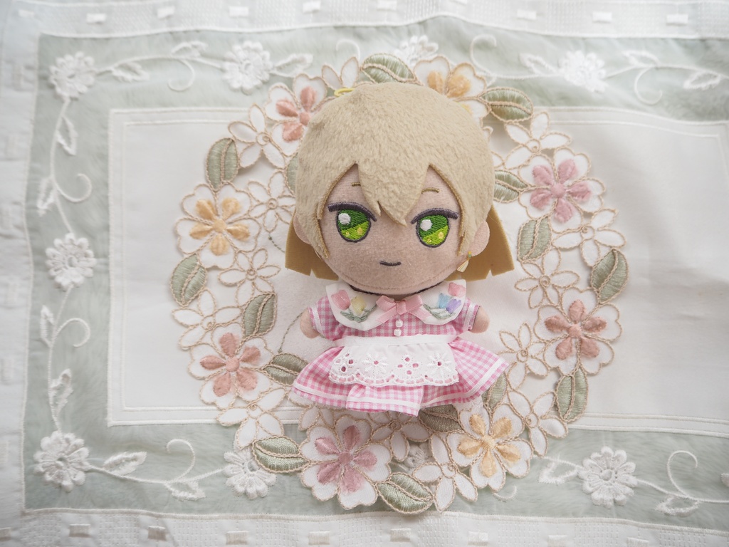 チューリップの刺繍ワンピース