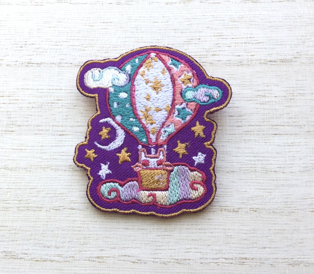 刺繍ブローチ 宇宙散歩 つきのいえ Booth 刺繍ブローチ 宇宙散歩 つきのいえ Booth