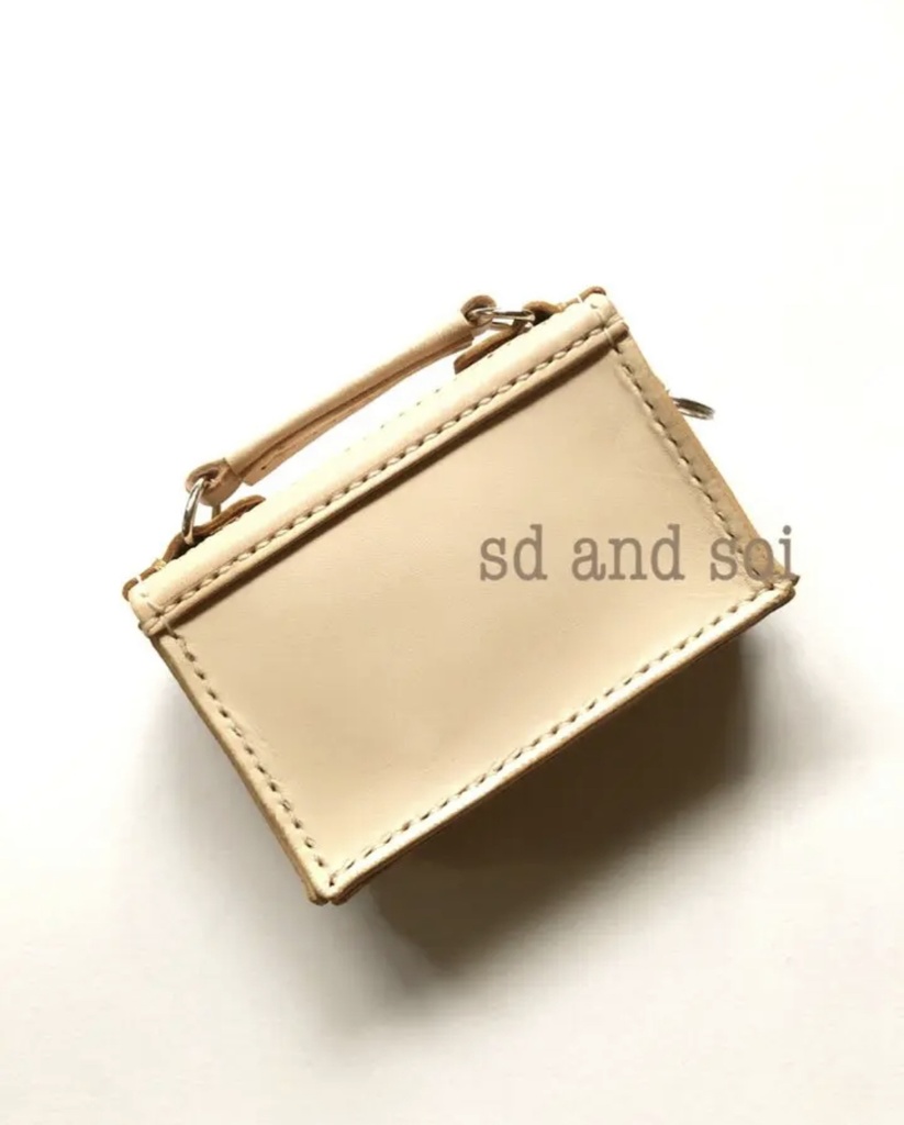 トランク風名刺入れ ドールにも!